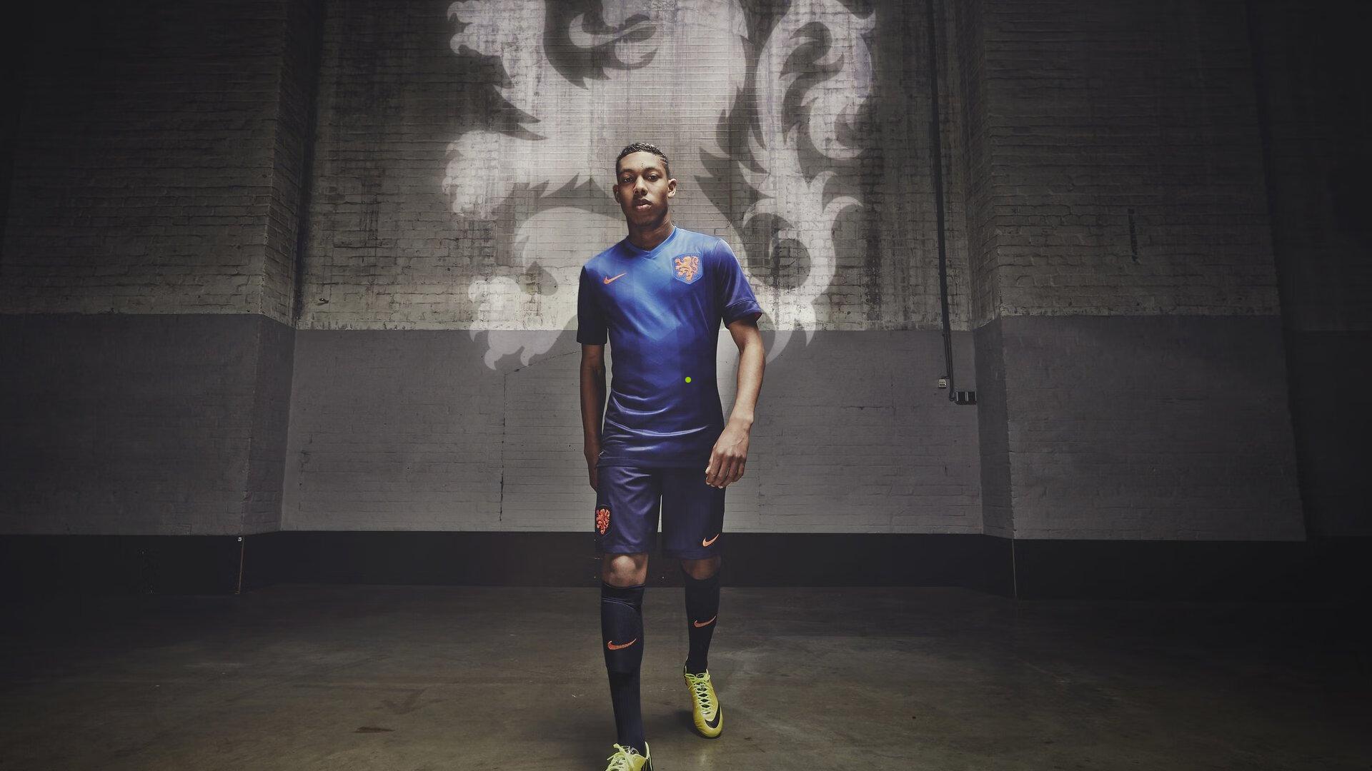 莱斯科特盛赞孔帕尼，领袖光芒超越绿茵，跨界潜能堪任刚果总统或比利时首相